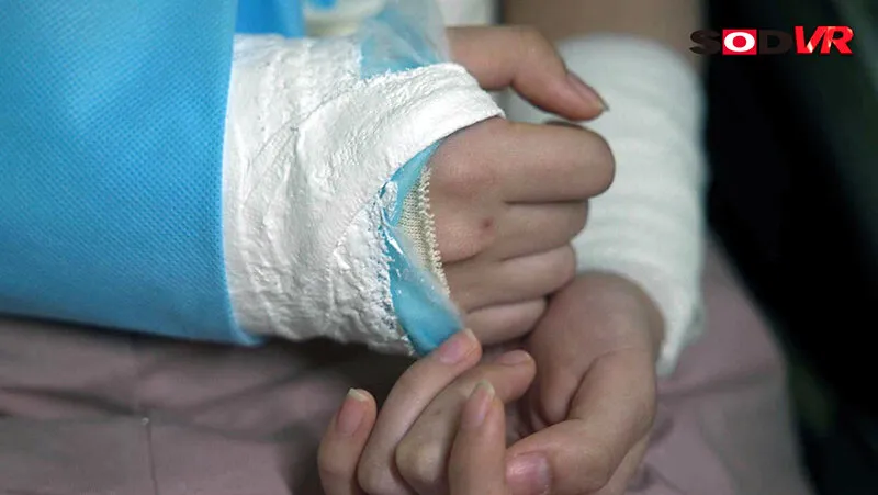 【由良かな】【JC】【VR】ギプス姿で自宅療養中の妹を、身動きがとれないことをいいことに犯しまくる。