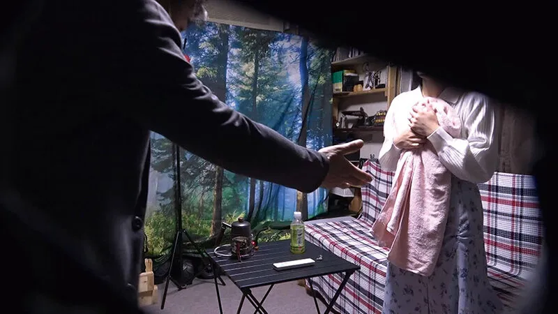 【夏目いろは】自分の部屋に泊まることになった妻の女友達 「人妻綾音さん（仮名）三十歳」に当然のように手を出してしまうワタシ