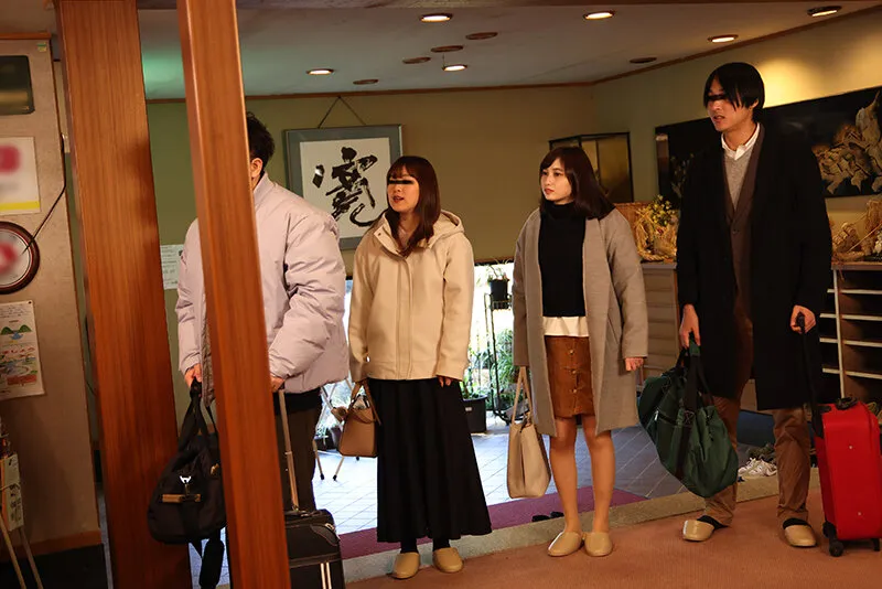 【本田瞳】寝取らせ夫の仕業とは知らず王様ゲームで他の男に胸を揉まれ感じていた愛しい妻 ひとみ（33歳）結婚8年目