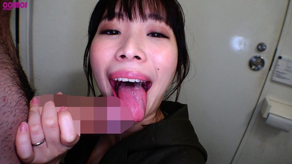 【美波こづえ】「若いコのおちんちんをしゃぶりたい！」旦那より年下のチンコを下品な舌使いで嬉しそうに味わうフェラチオ大好きむっつりどすけべ妻こづえさん