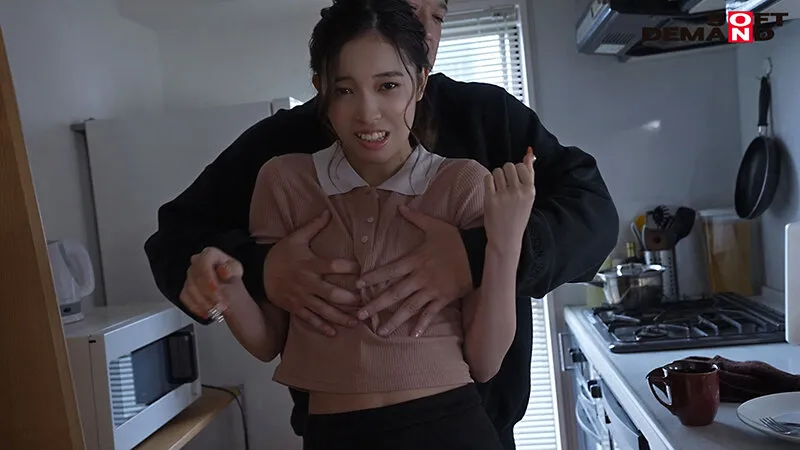 シロウトお泊りAV体験！美容専門に通う清楚系のハタチを昼も夜もずーっと撮影。気持ちいいと盛大に潮を吹いちゃうドエロ娘でした。 新垣うみ