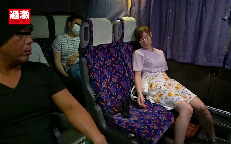 【結城りの】夜行バスで声も出せずイカされた隙に生ハメされた女はスローピストンの痺れる快感に理性を失い中出しも拒めない10 花柄スカート巨乳JD