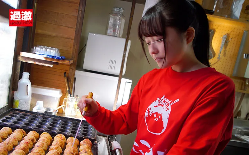 【宮沢ちはる】接客中に顔を紅潮させながら感じまくるバイト娘13 たこ焼き屋の元気娘