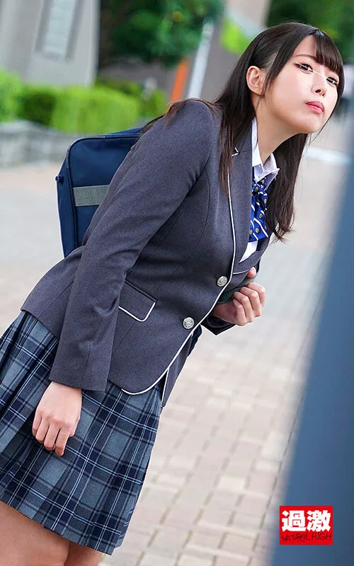 【中丸未来】【JK】満員バスで背後から制服越しにねっとり乳揉み痴漢され腰をクネらせ感じまくる巨乳女子○生18 推定Fカップ/色白美乳女子○生