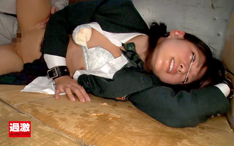 【渚みつき】【JK】拘束スローピストンレイプ4 ゆっくり生チ○ポを挿し込み中出しまでの反応を楽しむ鬼畜オヤジに犯された女 喧嘩した小柄J○