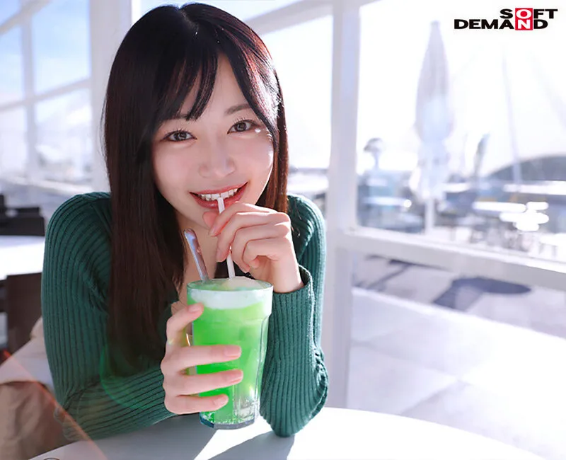 【JK】「私の素顔はエッチで刺激的だよ」大人の男性と唾液たっぷり交換しながら顔を赤らめるJ系のハメ撮りデート！ 響乃うた