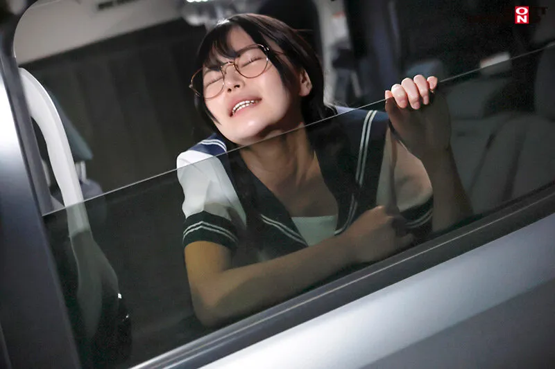 【JK】【急募！精子をいっぱい飲ませてくれる男性】アプリで見つけた超絶可愛い美少女はニコニコしながら精飲しちゃうごっくん大好きJ系？！ 響乃うた