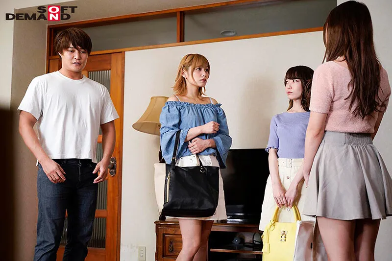 【紺野ひかる 佐伯じゅりな 野々宮あめ】3股していたことが彼女たち全員にバレてフラれるかと思いきやまさかの争奪戦勃発！「私が一番でしょ？」と代わる代わる襲われヌカれまくっちゃった僕