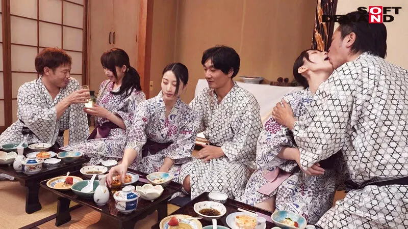 【白河花清 高嶋桜 望月瞳】本物人妻レーベルからデビューした奥様たちが1本限りの同窓会 本物人妻3人が豪華共演！旦那に内緒の温泉旅行で酒池肉林の大乱交