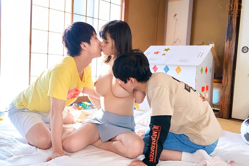 【おねショタ】母性溢れる義理の姉Gカップおっぱいで精通するマセガキ絶倫弟二人。 浜辺栞帆