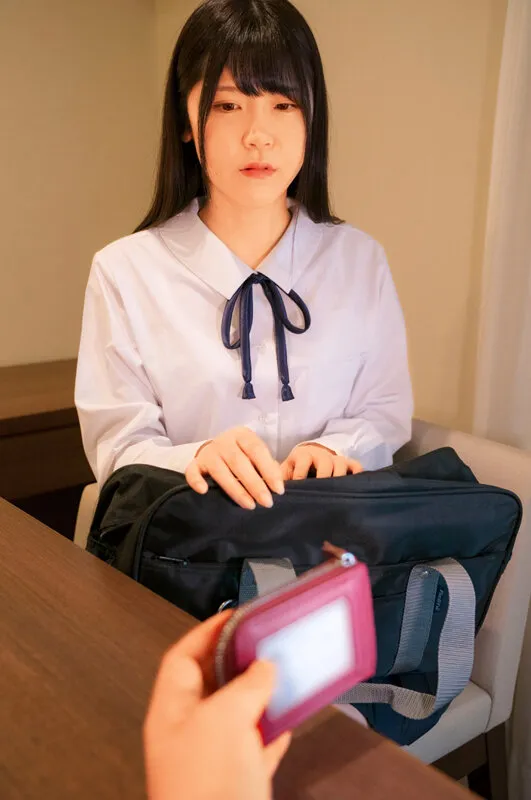 【浜辺ことり 双葉くるみ 皆瀬あかり】【JK】午前10時 学校どうしたの… 【完全新作】くるみ ことり あかり