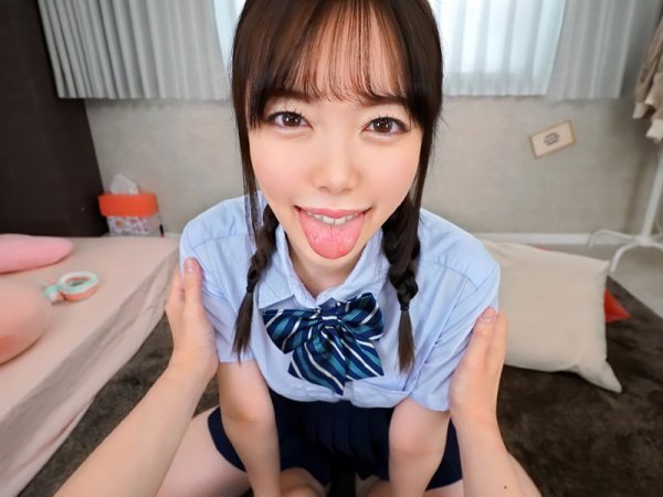 【VR】特別にゴム外して生ハメOKしてくれた彼女との密着イチャラブ性交【中出し】何度も繰り返す接吻と超接近するオッパイ＆マン毛＆アナルと四つん這い尻モミと超・覆いかぶさり正常位と美尻突きまくりバックと密着対面座位と顔めちゃ近い超・覆いかぶさり騎乗位 百瀬あすか