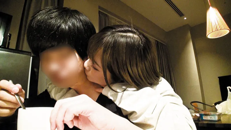 【るるちゃ。】彼女は、常にちんちん舐めてないと落ちつかない 僕の『ペロフレ（ペロペロフレンズ）』です。 COGM-022