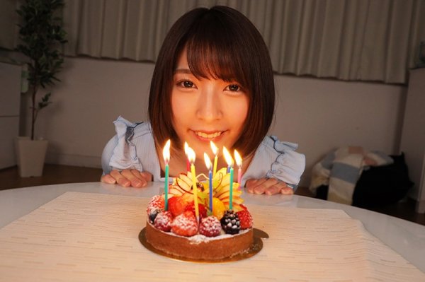 【VR】元気で明るくひたすらに楽しいキミは、なぜ僕と暮らし、愛とSEXをくれたのか。 阿部乃みく