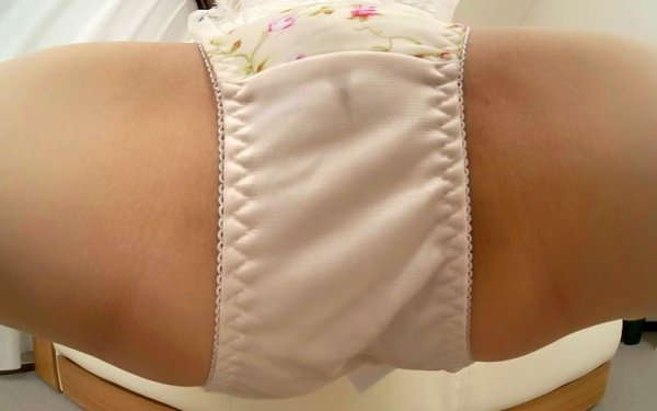 【森日向子 他】【VR】ムレ染みパンティ顔圧迫特化