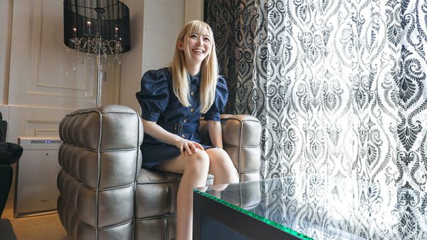 【一ノ瀬恋】【素人女子大生】金髪大天使2年生 RENちゃん 韓国アイドル大好き美少女20才 真っ白な肌にピンクの美乳が神！乳首舐めながら膣奥突かれて痙攣アクメ☆