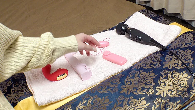 【神無月れな】SNSで男が群がるドエロ人妻垢の子持ちママさん31歳 えろバズりした熟乳Hカップ揉みしだき新作玩具ハメて「ぎもぢぃぃい」怒涛の巨根ポルチオ突き中出し連射で完堕ち