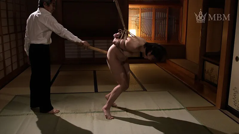 マゾ気質が開花した巨乳妻は何度もお漏らしを繰り返し極上の牝奴隷と堕ちて行く！