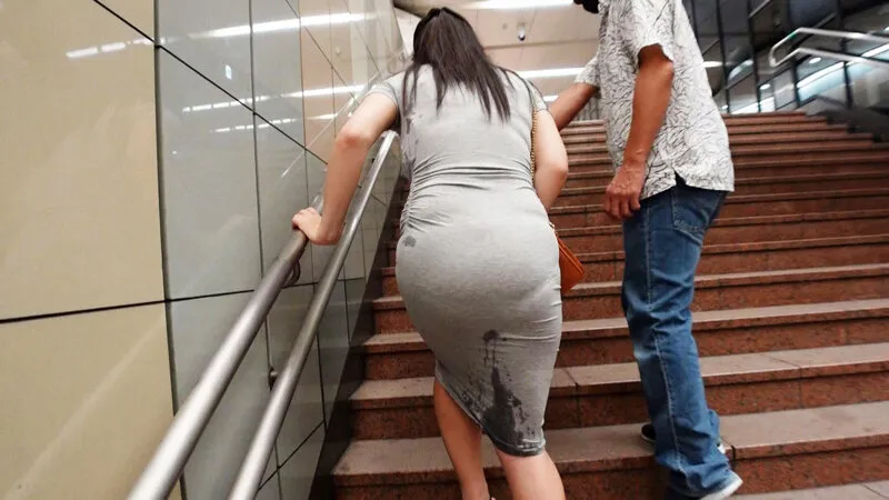 【ロリ系アパレル店員】過激！都内出没！野外お漏らしハレンチ炉利娘 ユメ 「グレーのマキシワンピだからシミがすっごい目立つんですぅ（涙）」