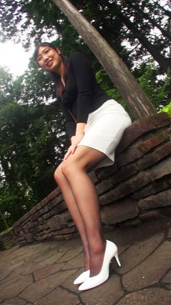 長身敏感主婦の飲精交尾 美都栞奈 32歳