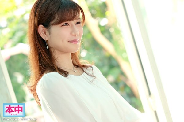 新人 女子アナにいそうな先生なのに、めちゃ変態！ 高校の非常勤講師だけどハメを外してみたくて中出しAV DEBUT！！ AV男優さんにお尻の穴まで弄られちゃった 友野あやみ