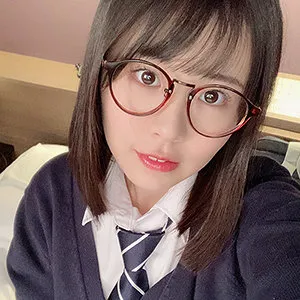 こなつ【眼鏡っ娘JKハメ撮り流出】