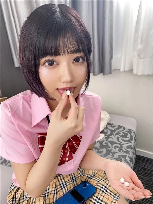 【JKキメセク】【VR】本番無しのデリヘル呼んだら【やる気無し・ワガママ】の塩対応だったので媚薬を仕込んで早漏ま○こ覚醒！【潮吹き＆痙攣絶頂連発】のガンギマリ淫乱オナホ化したので肉欲のままに【淫手コキ・口内射精・中出し4発・顔射】俺専用キメパコ中出しオナホール るるちゃ。