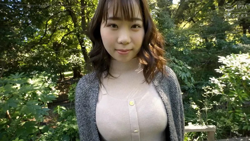 完全ドキュメント！私で興奮してください。実はエロ好き、Hカップウブ女子の裏の顔 早見依桜