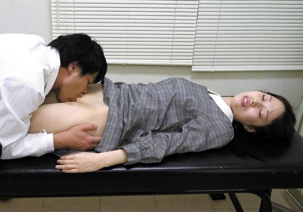 【東条蒼 他】鬼畜医師による定期検診 婦人会睡眠薬レイプ 「私…寝ちゃい…えっ…」