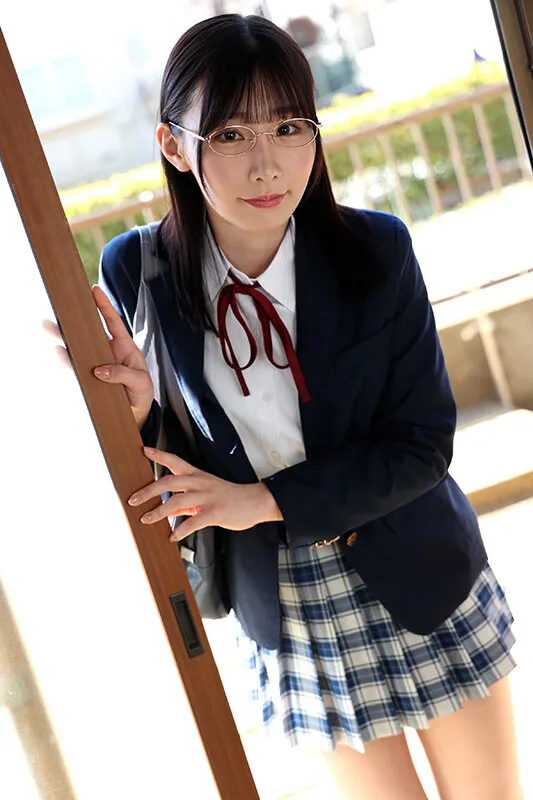 【JK】【VR】声が小さいのに…おしゃぶりは凄い。うだるような夏、内気な後輩に迫られる放課後の娯楽 Nia