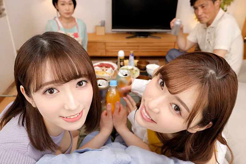 【小花のん＆さつき芽衣】【おねショタ】【VR】僕は小さな頃から親戚の巨乳お姉ちゃんたちにちんちんを見られていた。久々に遊びに行くと昔のように川の字で寝ることに。思春期を迎えた僕はお姉ちゃんたちに… のん姉ちゃん・芽衣姉ちゃん