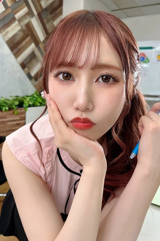 【VR】顔面特化アングルVR ～新卒の後輩と残業終わりに相性抜群な不倫SEX編～ 斎藤あみり