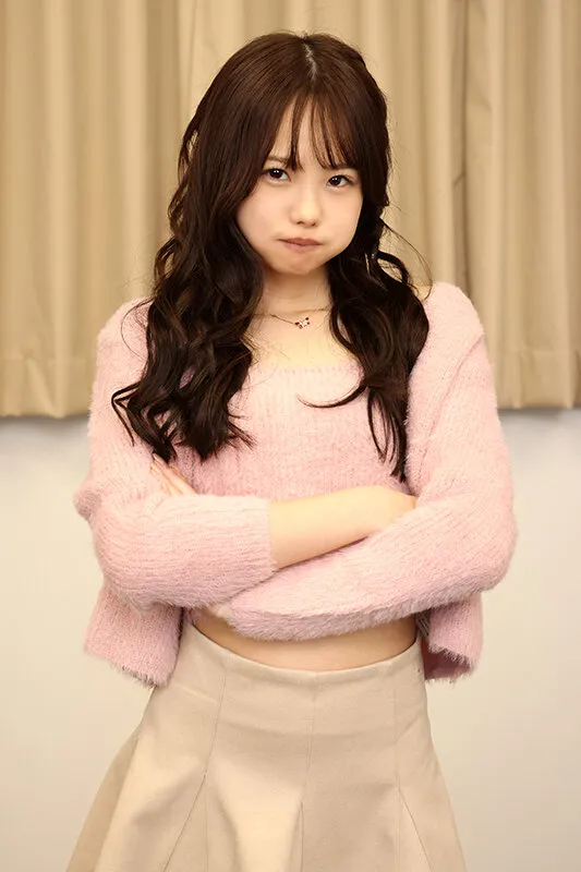 【松本いちか 弥生みづき 冬愛ことね 河南実里】【VR】嫌な顔して文句を言いながら丁寧にチンコをしゃぶってくれるVR