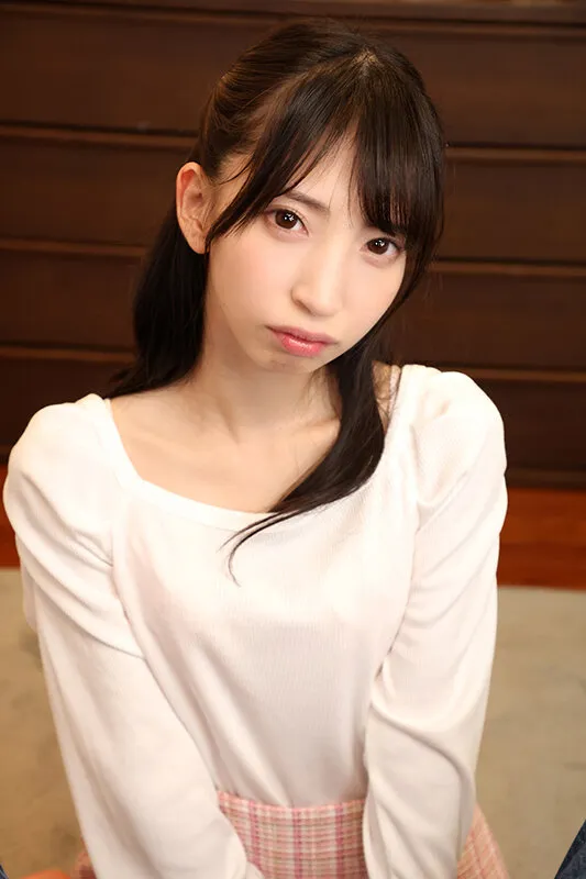 【松本いちか 弥生みづき 冬愛ことね 河南実里】【VR】嫌な顔して文句を言いながら丁寧にチンコをしゃぶってくれるVR