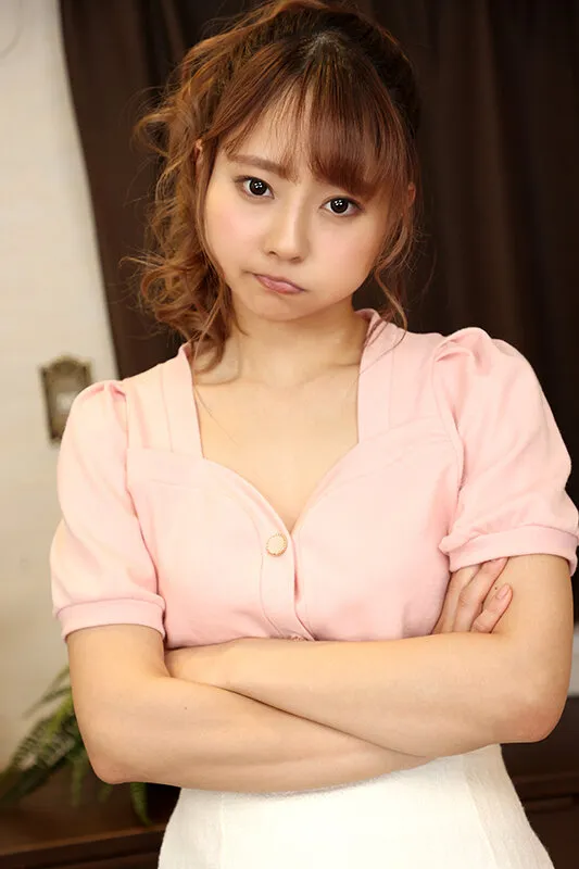 【松本いちか 弥生みづき 冬愛ことね 河南実里】【VR】嫌な顔して文句を言いながら丁寧にチンコをしゃぶってくれるVR