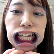 激カワ人気女優 加賀美さら チャンの激レアマウスオープナー着用して口内・歯観察＆電マ当て！