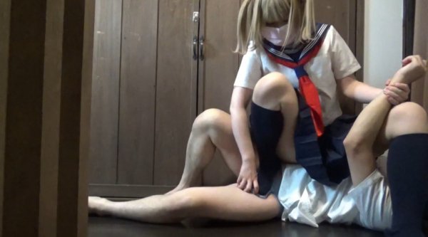 【JK玉責めSM】女子校生の金蹴り制裁【ツキ女王様】