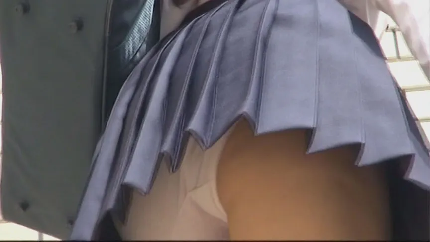 【JK下着盗撮】階段女子校生 制服のスカートの中は普段使いパンツの可愛さとエロさが良い 編