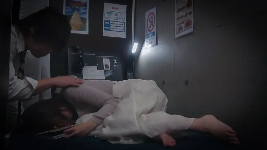 【昏睡レイプ流出】 「当店新メニューの試飲をお願いします！」ネットカフェ○睡レ○プ2 店長だった私はこうやって数々の女性客たちで性欲を解消してきましたが何か？井○店編