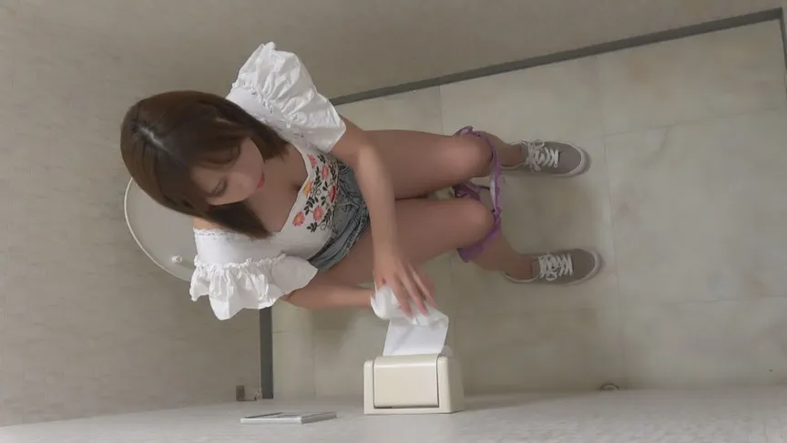 某名門女子大学 校内トイレ変態盗撮魔の強○記録