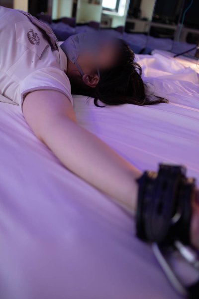 【JK】セーラー服女子がベッド大の字で快楽責めにされる(ねこ)