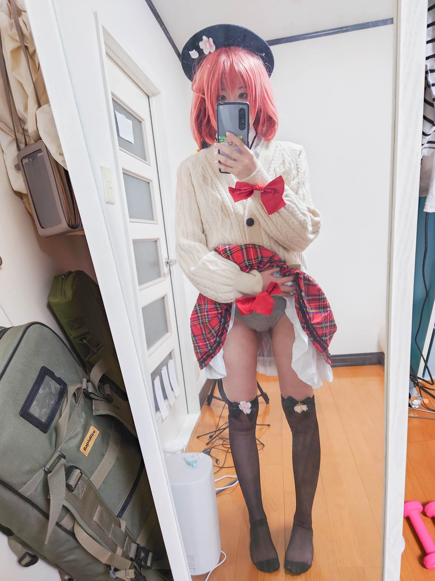 狂猫のの　おなにーを見せつけてくる優等生　萌え萌えな姿に恋しちゃう・・・