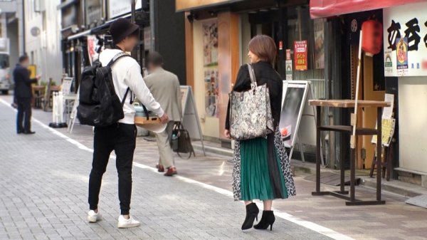 【水森めぐ】マジ軟派、初撮。 1562 【食欲の秋！セックスの秋！】男を欲する看護師さんをタコパに誘ってハメてみた！豊満な爆乳と無毛マ●コも今が食べごろ！濃蜜なマン汁を垂らして久々の男を味わう！いざGo to SEXへ！