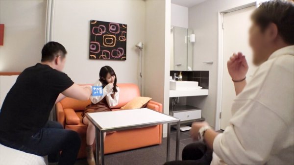 【杏羽かれん】マジ軟派、初撮。 1564 自転車のサドルを盗まれて困っ(た風を装っ)ていると声をかけてくれた女子大生を確保！彼女の優しさに付け込んで迫っていくと、徐々に体を許してしまい…