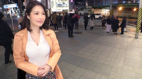 【弘崎ゆみな】マジ軟派、初撮。 1613 お淑やかな巨乳若妻が獣のように乱れる本能剥き出し性交！！久しぶりのセックスで潮を吹きまくりながら絶頂を繰り返す痴態は必見！！！