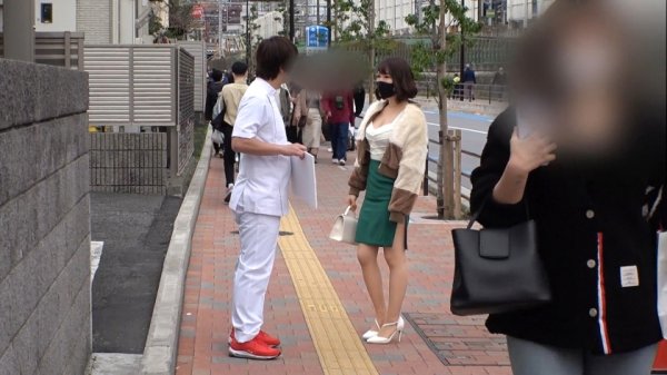 マジ軟派、初撮。 1621 仕事に疲れたG乳美女をホテルに連れ込みマッサージ！当然その手は胸へお尻へと伸びていき…。攻めても攻められてもドエロい反応連発！最中も事後もじゅぼじゅぼフェラが強烈過ぎる！