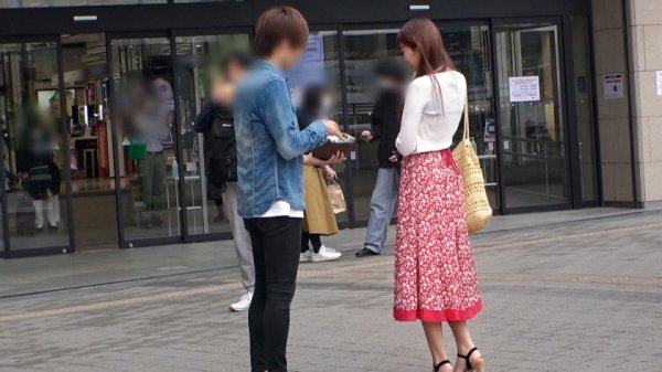 【小池奈央】マジ軟派、初撮。 1653 彼氏とすれ違い続きの美人サロンモデル！オナニーでは発散しきれない性欲を刺激してあげると…甘い声でせがんでくるエロかわな本性が！