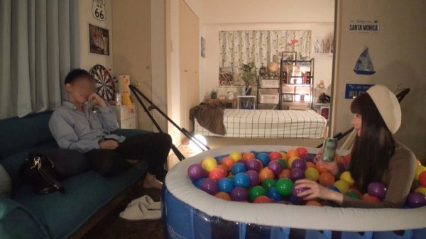 【美波こづえ】百戦錬磨のナンパ師のヤリ部屋で、連れ込みSEX隠し撮り 211 家に連れ込んだ色白スレンダー美女！後ろから抱きしめるとなんとノーブラ！！立ちバックでガン突きされてハメ潮漏らすドスケベ女だった！美乳・美尻・美脚の三拍子揃った極上ボディは必見！