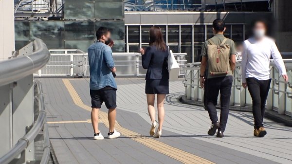 【早見依桜】マジ軟派、初撮。 1750 出張先で会社の先輩とHしちゃった押しに弱いGカップ娘！大人しいクセに男優をフェラで速攻イカせるテクニシャン！潮吹き＆中イキ連発の感度の良さ！従順だけどHが好きで巨乳でスタイルも良くて…エロポテンシャルが高すぎる逸材！！