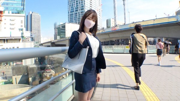 【早見依桜】マジ軟派、初撮。 1750 出張先で会社の先輩とHしちゃった押しに弱いGカップ娘！大人しいクセに男優をフェラで速攻イカせるテクニシャン！潮吹き＆中イキ連発の感度の良さ！従順だけどHが好きで巨乳でスタイルも良くて…エロポテンシャルが高すぎる逸材！！